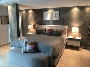 6 bedrooms, in-room safe, iron/ironing board, free WiFi - Luxurious And Beautiful Isla Verde Beach House with pool  (SEE VIDEO) (Carolina)