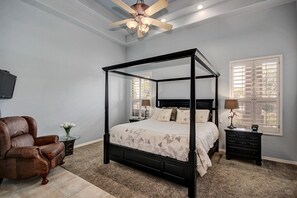 4 bedrooms, desk, iron/ironing board, free WiFi