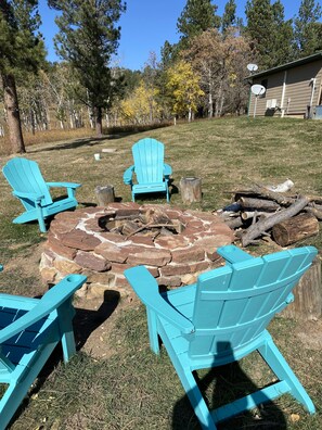 Property grounds - Peaceful, Private, Quiet And Luxurious Cabin On 15 Acres Surrounded by Forest (Nemo)