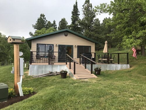 Peaceful, Private, Quiet And Luxurious Cabin On 15 Acres Surrounded by Forest