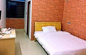 Basic Double Room | Desk, blackout curtains, free WiFi, bed sheets