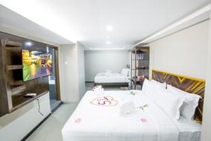Minibar, in-room safe, desk, soundproofing - Tristar Hotel (Yangon)