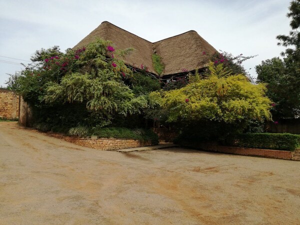 Lovisa Country Hotel - Kampala