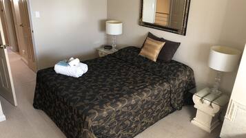 2 bedrooms, premium bedding, iron/ironing board, free cots/infant beds