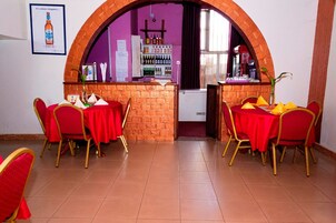 Breakfast, lunch and dinner served