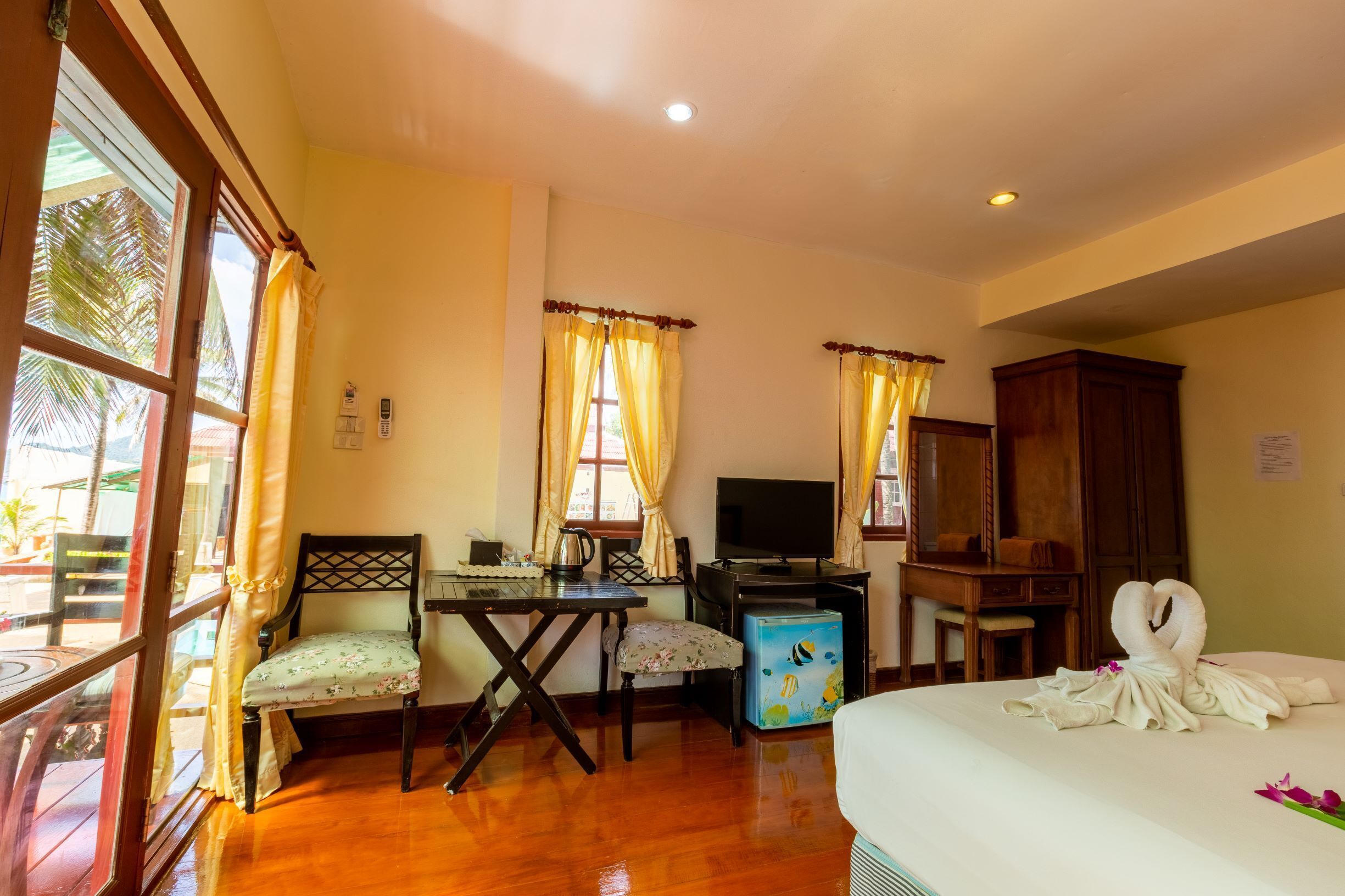 beachfront bungalow | in-room safe, free wifi, bed sheets