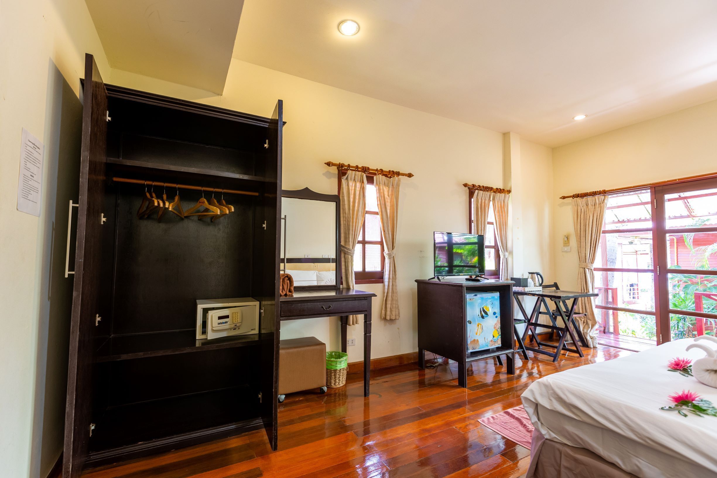 garden view bungalow | in-room safe, free wifi, bed sheets