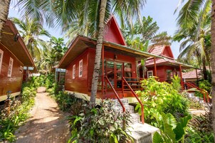 Garden View Bungalow | Coffres-forts dans les chambres, Wi-Fi gratuit, draps fournis