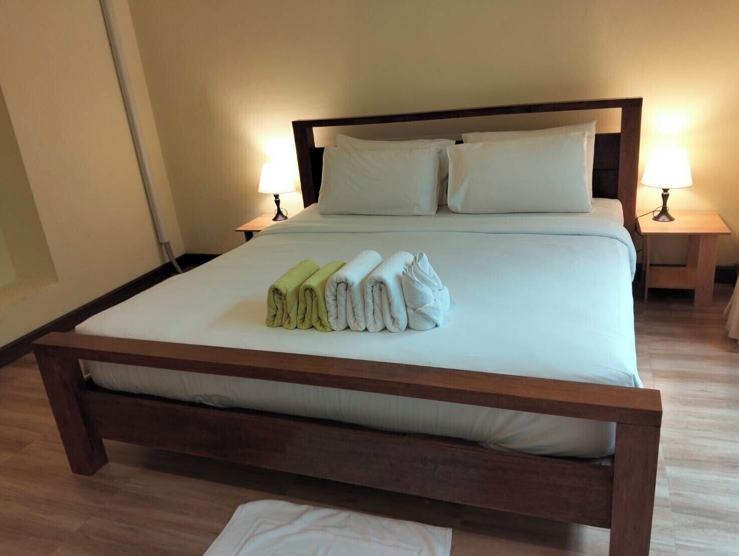 Standard Double room | Coffres-forts dans les chambres, Wi-Fi gratuit, draps fournis