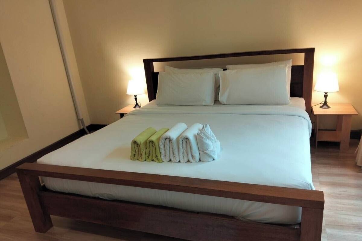 Standard Double room | In-room safe, WiFi (free), bed sheets
