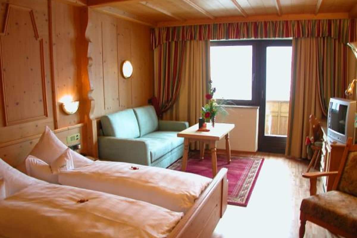 Double Room | In-room safe, desk, soundproofing, free cots/infant beds
