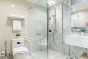 Three Bedroom Royal Suites | Badezimmer