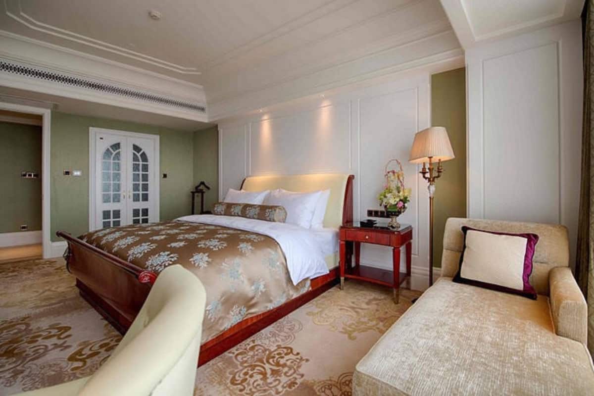 Deluxe Double Room | 1 bedroom, premium bedding, minibar, in-room safe