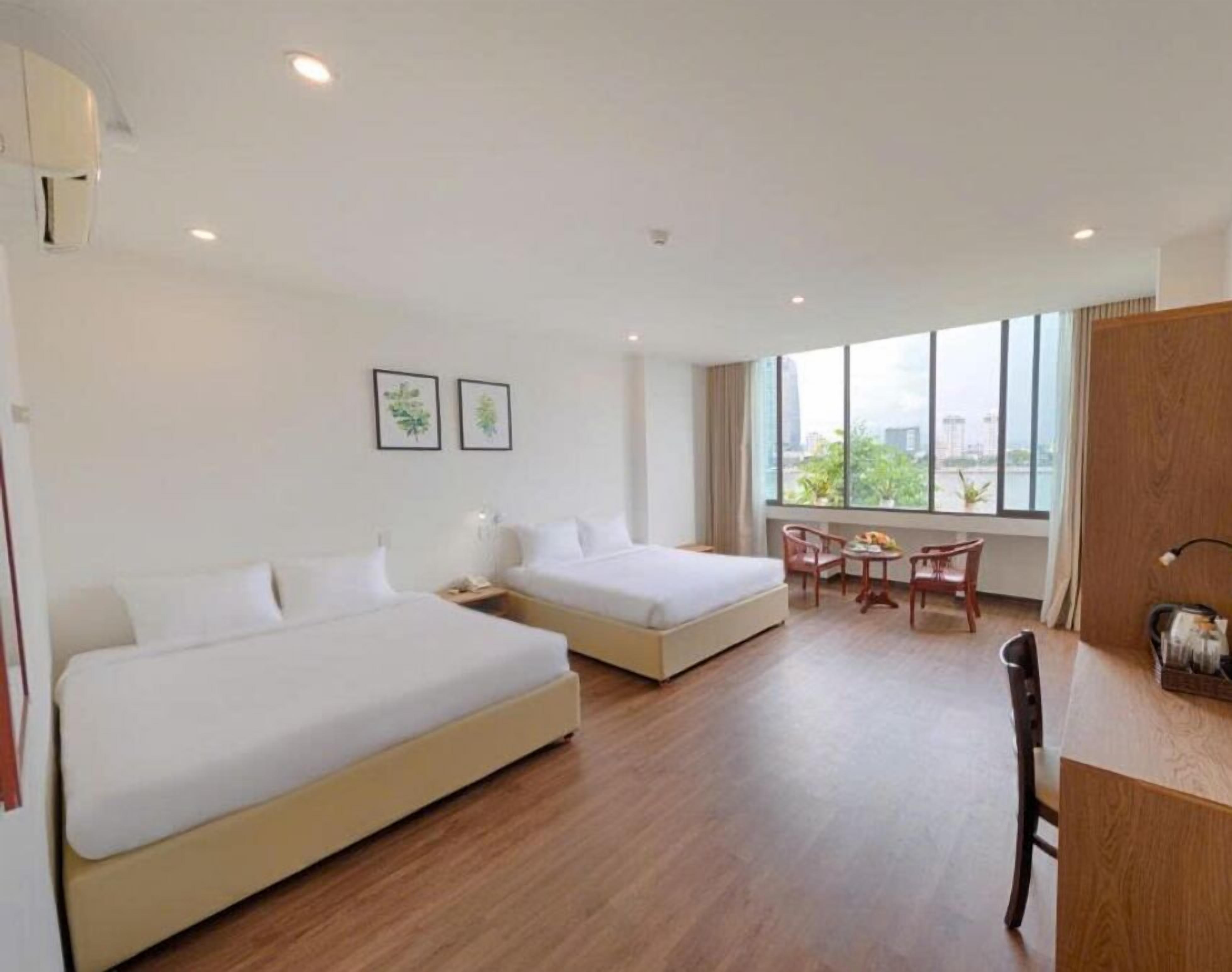 Family Room, River View | In-room safe, desk, laptop workspace, blackout drapes