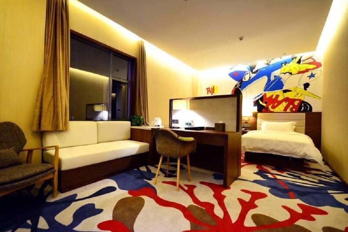 Desk, blackout curtains, free WiFi