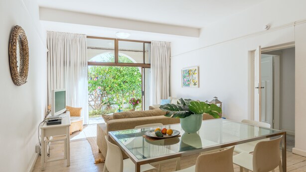 Premium Condo, 2 Bedrooms, Sea View | Living area - Prince Edward Mansions suite 3 (Cape Town)