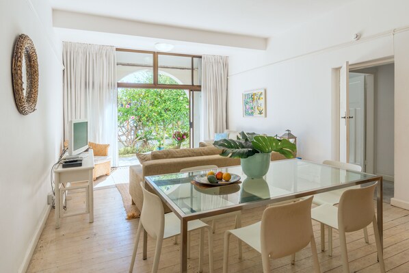 Premium Condo, 2 Bedrooms, Sea View | Living area