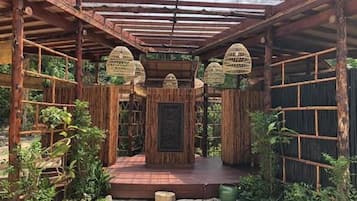 Rawatan dan rias kuku tangan dan kaki
