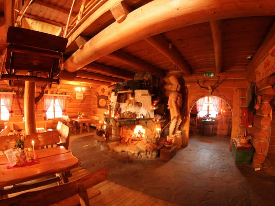 Breakfast, lunch, dinner served; Polish cuisine