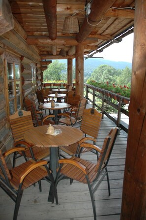 供应早餐、午餐和晚餐,波兰菜