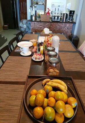 朝食 (郷土料理)、毎日提供 (有料)