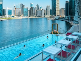 Indoor/outdoor pool