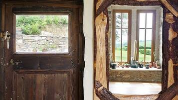 Romantic Cottage, 1 King Bed, Accessible, Courtyard View | View from room