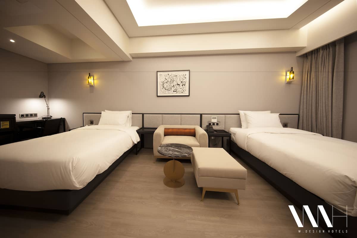 Phòng 2 giường đơn Tiêu chuẩn, quang cảnh thành phố | Bộ đồ giường cao cấp, chăn bông, minibar, két bảo mật tại phòng