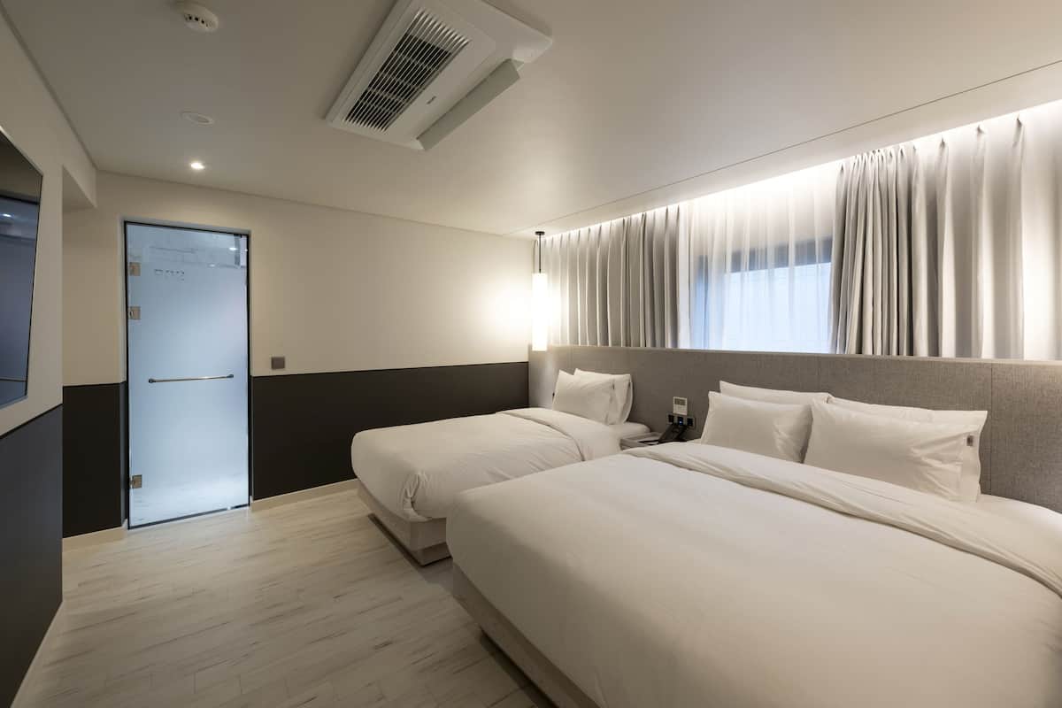 Phòng Suite Presidential, hiên | Bộ đồ giường cao cấp, chăn bông, minibar, két bảo mật tại phòng