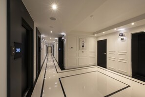 Hallway - Yeonsan Hound Hotel (Busan)