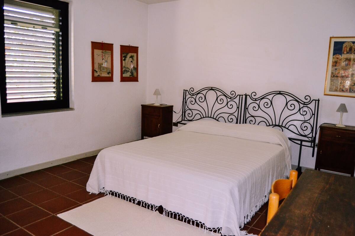 Superior Apartment, 3 Bedrooms | Desk, cots/infant beds, free WiFi