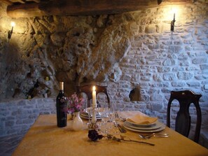 Lunch and dinner served, local cuisine - Borgo Storico Cisterna (Macerata Feltria)