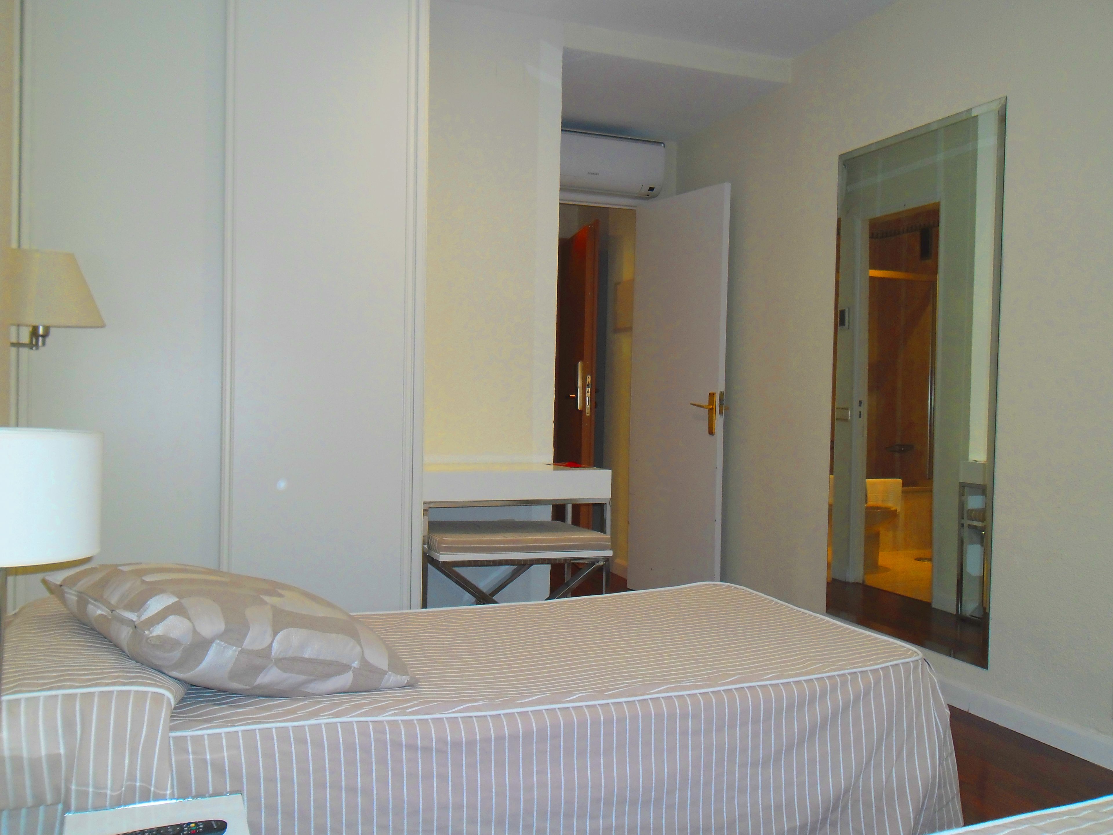 single room | in-room safe, desk, iron/ironing board, free wifi