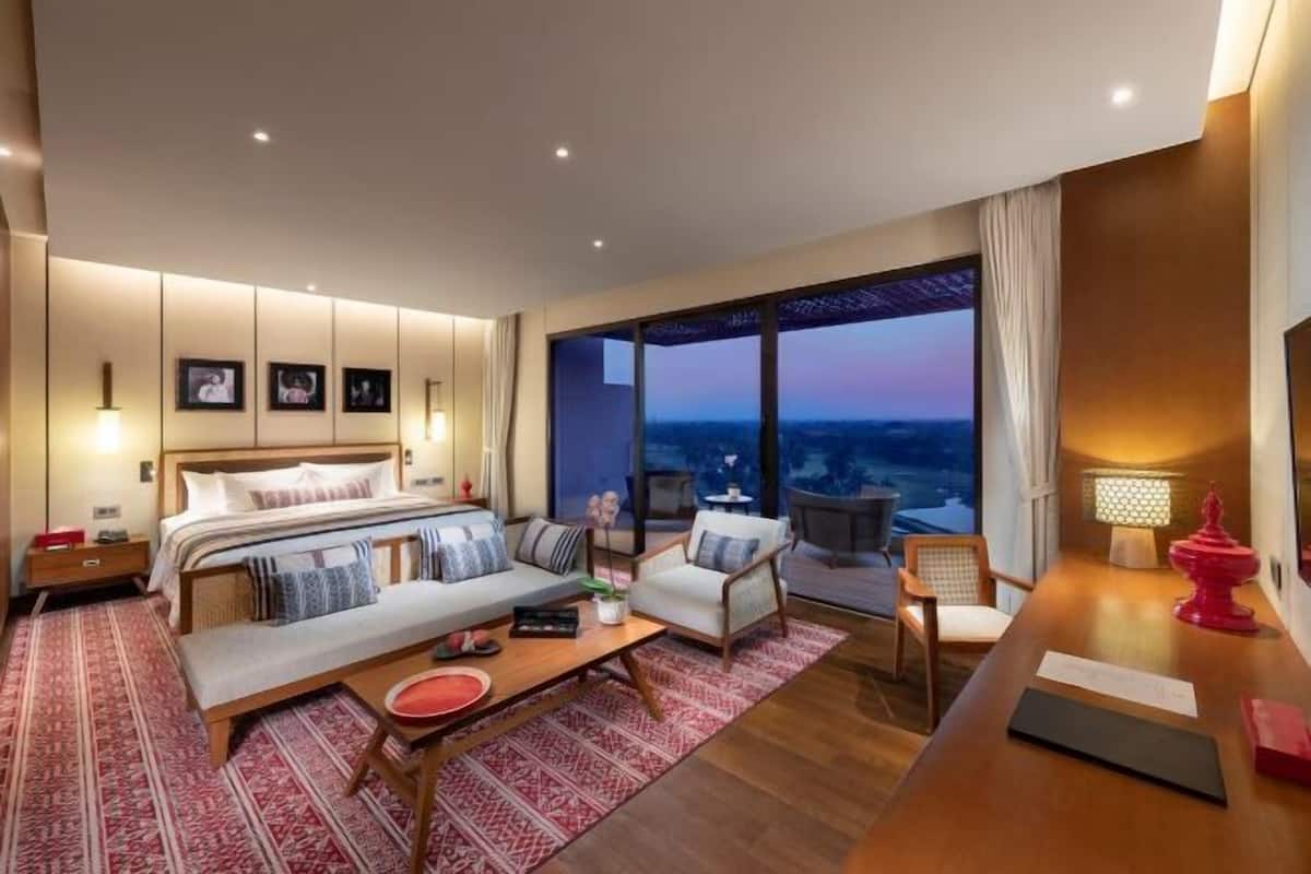 Minibar, in-room safe, desk, blackout curtains