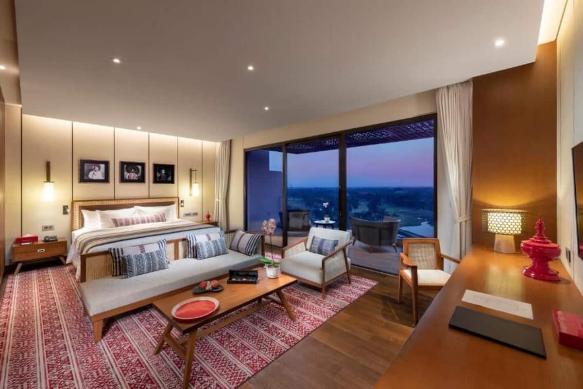 Minibar, in-room safe, desk, blackout curtains