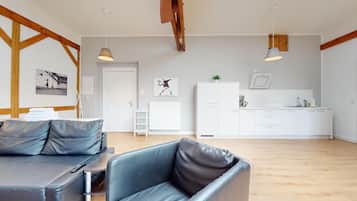 Premium-Apartment, eigenes Bad, Stadtblick | Eigene Küche | Hochstuhl