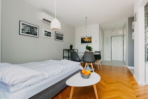 舒适公寓, 1 间卧室, 阳台 | 起居区 | 平板电视