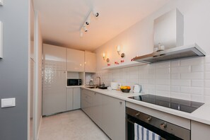 Comfort Apartment, 1 Bedroom, Balcony | Private kitchen