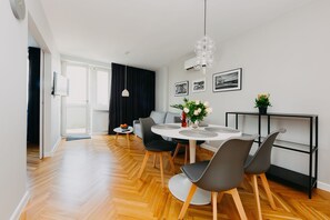 Comfort Apartment, 1 Bedroom, Balcony | Living area