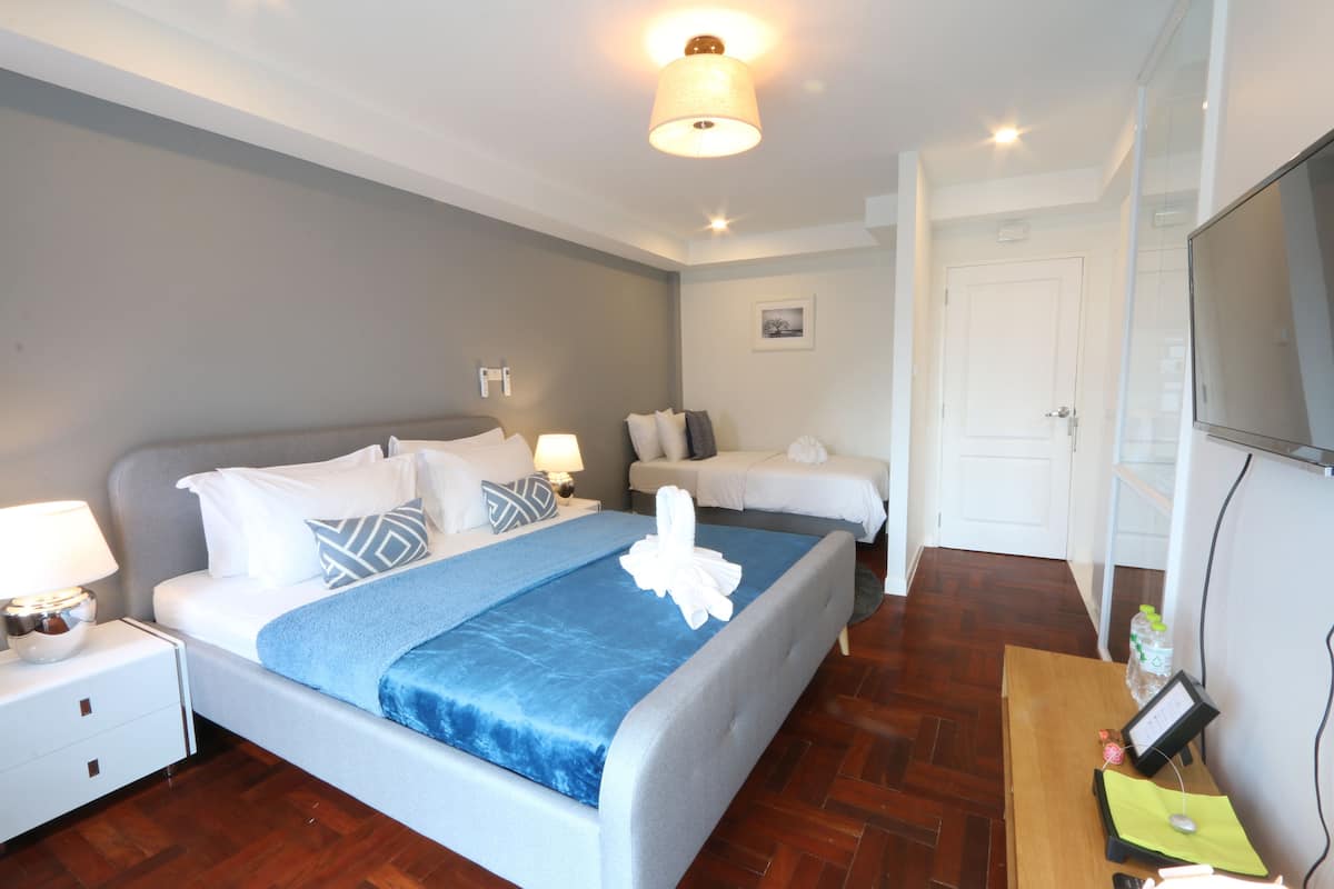 2-Bedroom Suite | 高級寢具、迷你吧、遮光窗簾/窗簾、熨斗/熨衫板