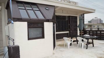Basic-Haus (Private Vacation Home) | Balkon