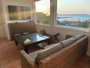 Design-Ferienhaus (Private Vacation Home) | Wohnbereich | Flachbildfernseher