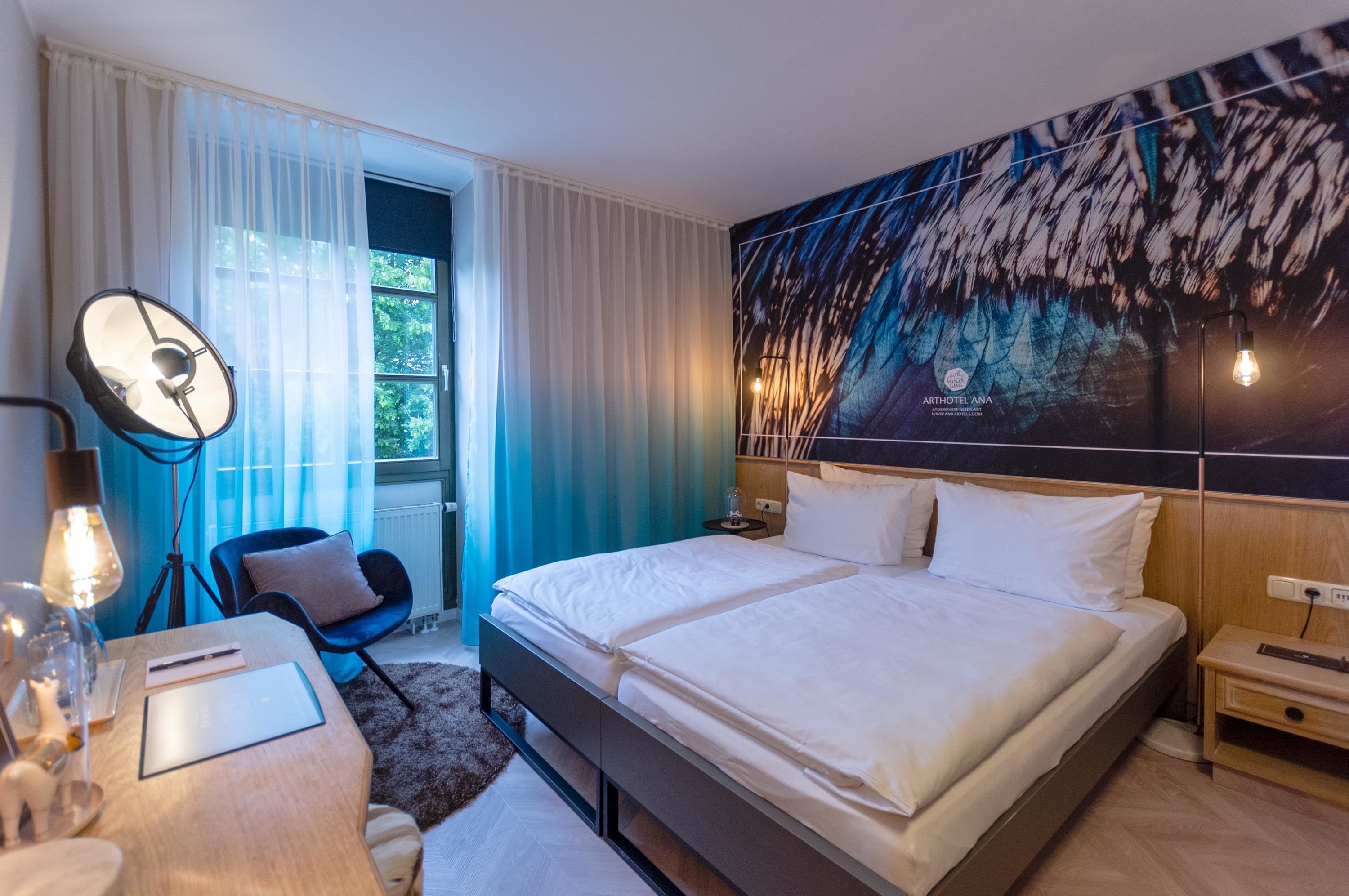 Bureau, rideaux occultants, chambres insonorisées, Wi-Fi gratuit