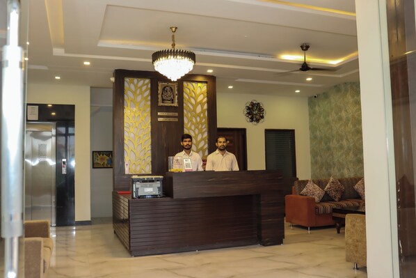 Reception - Hotel The Grand Kukas (Amer)