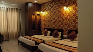Family Suite | In-room safe, free WiFi