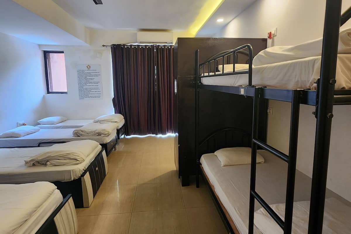In-room safe, individually furnished, desk, laptop workspace