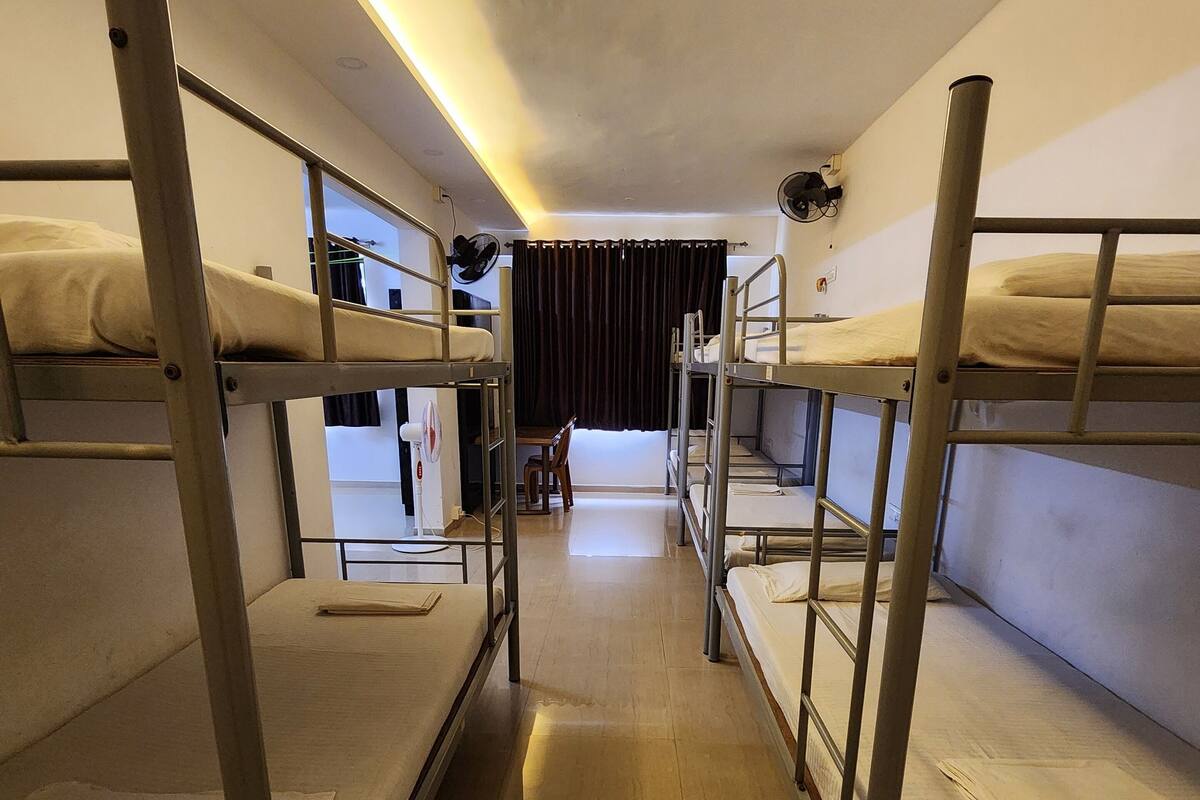 Comfort Shared Dormitory, City View | Living area