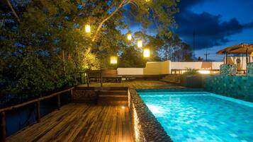 Kolam renang outdoor