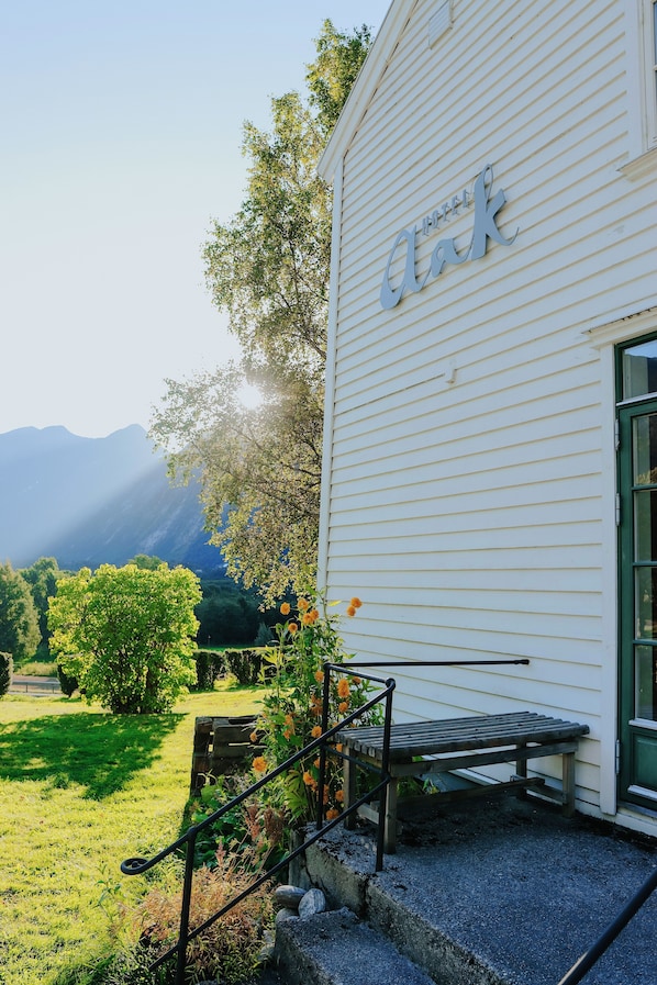 المنش�أة من الخارج