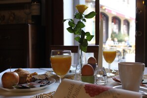 Desayuno buffet incluido todos los días 